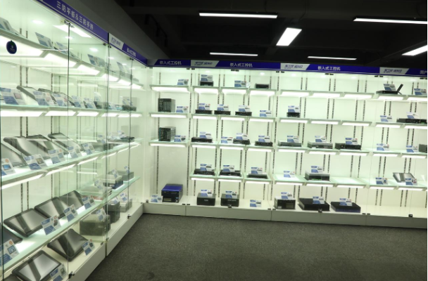 東田工控展柜.png